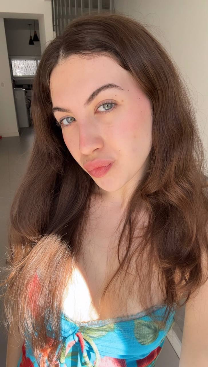 Nude girl Amber in Sana