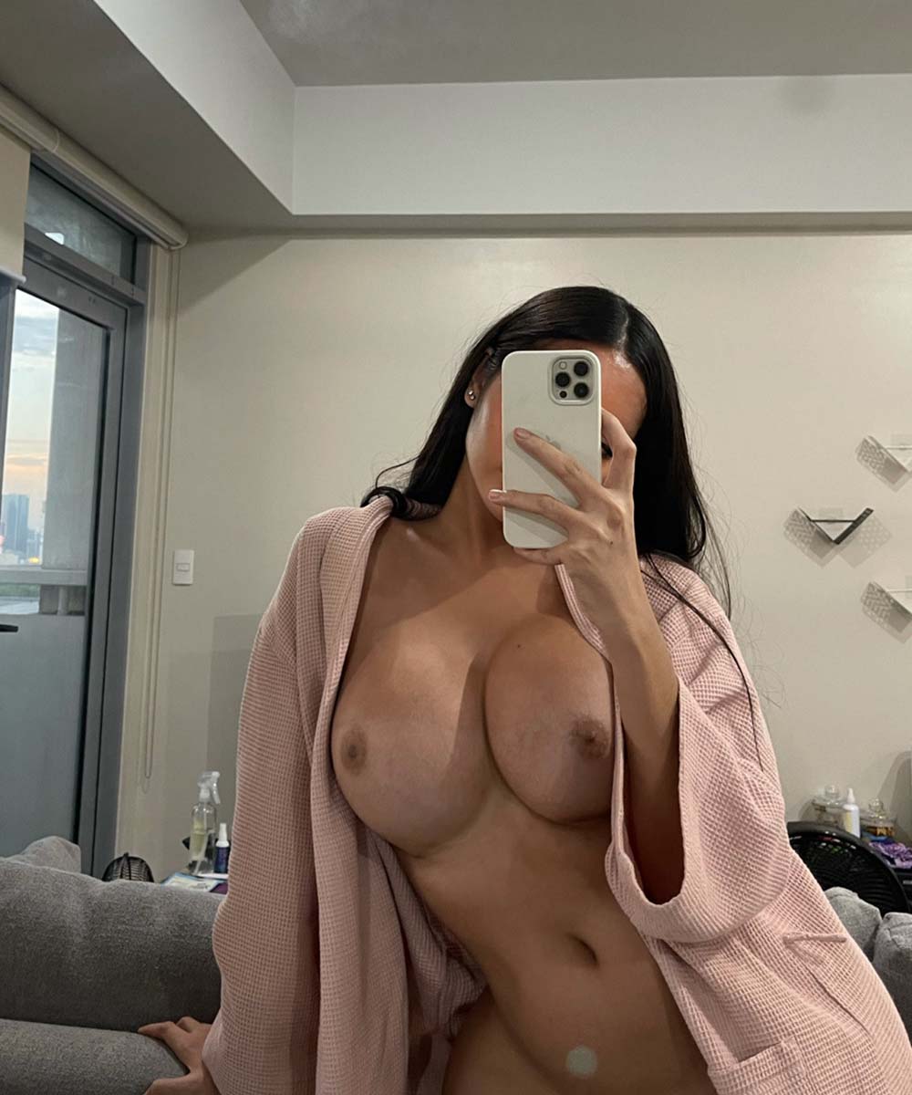 Angela Castellanos naked in Sana