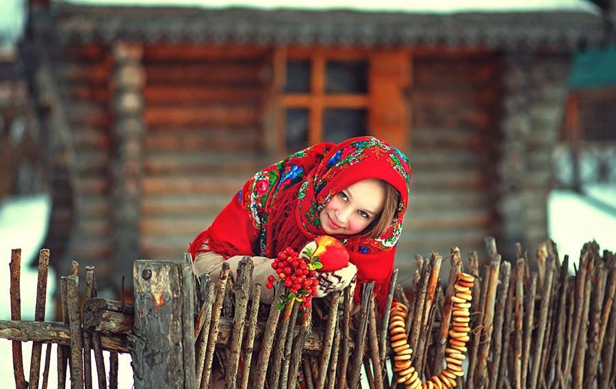 Sexy girl Women in Slavic costumes in Sana
