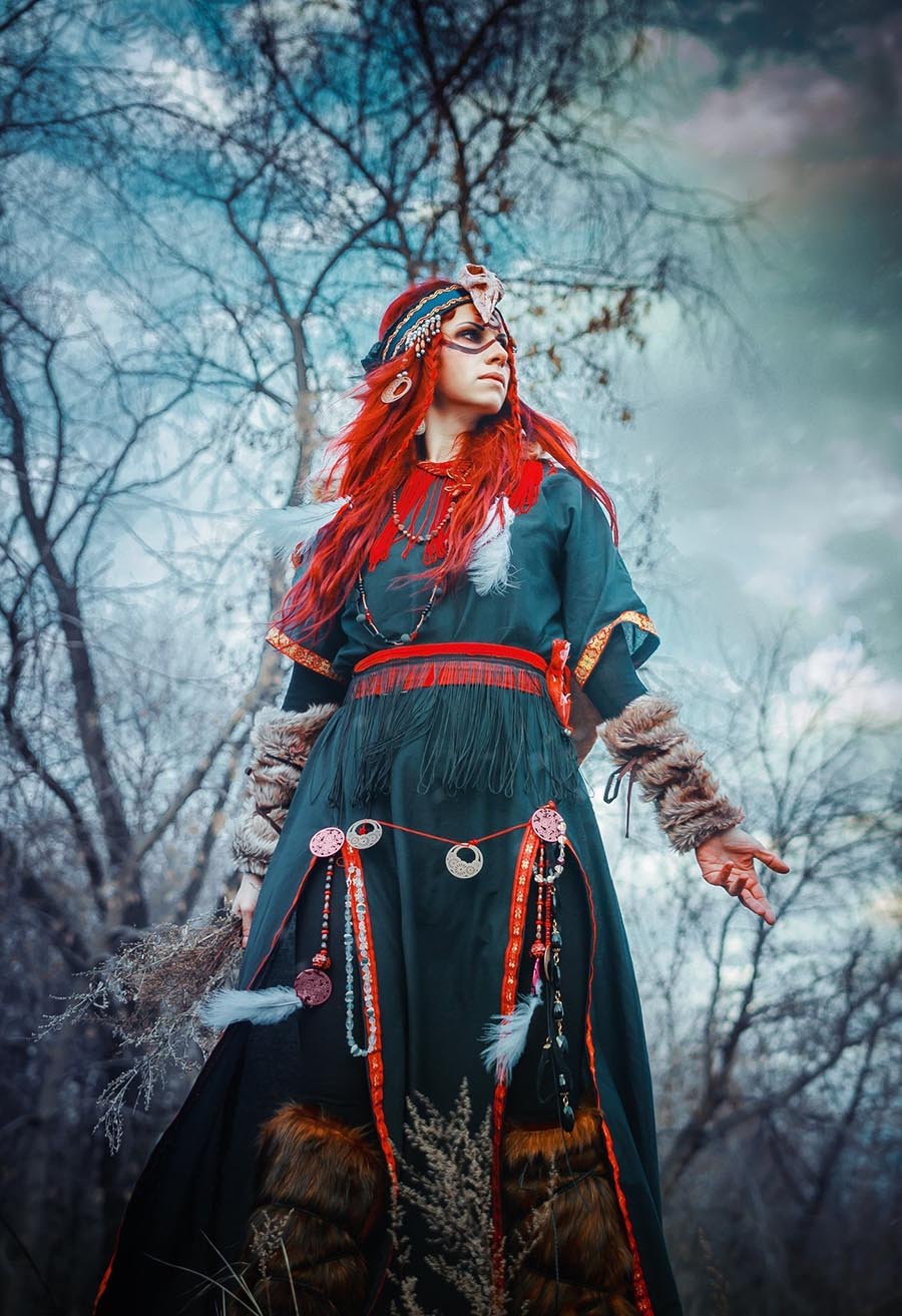 Girls in Slavic costumes underwear in Sana