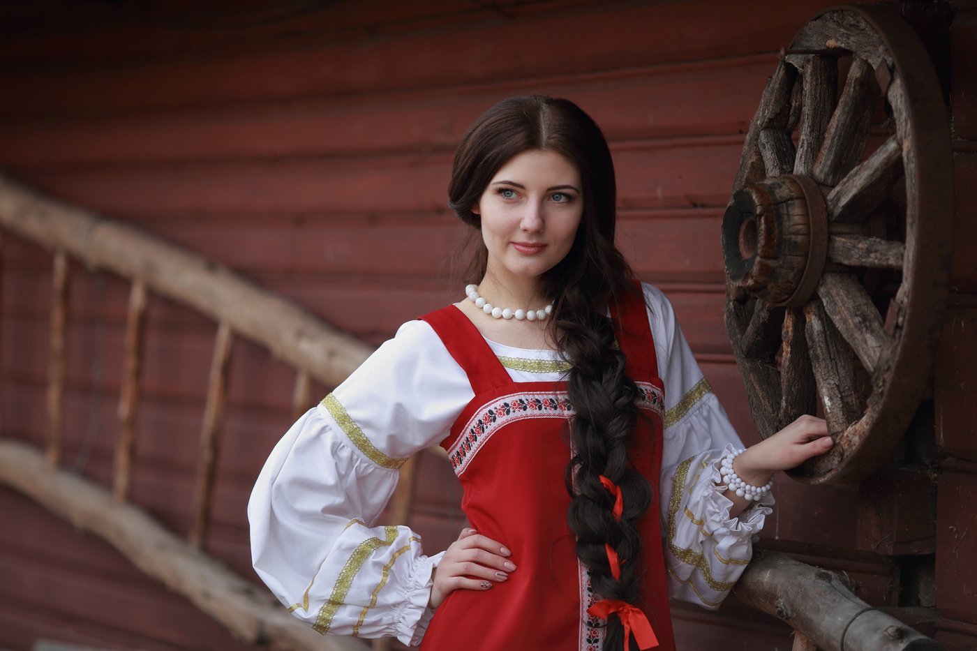 Girls in Slavic costumes in Sana
