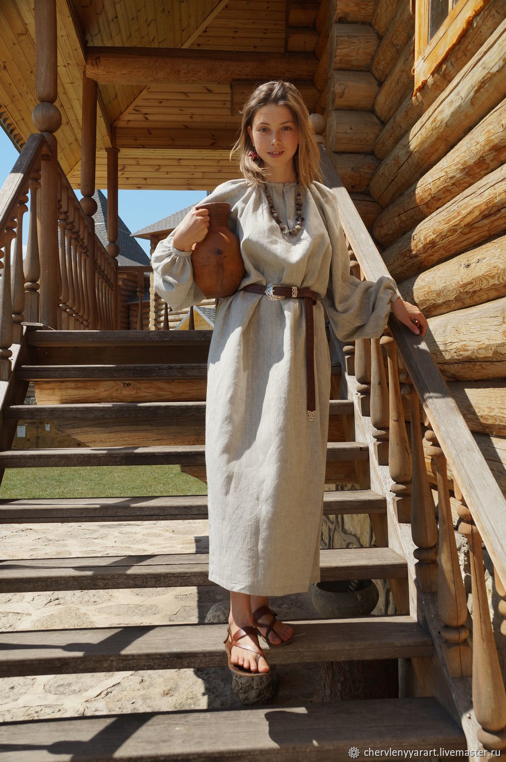 Girls in Slavic costumes in Sana